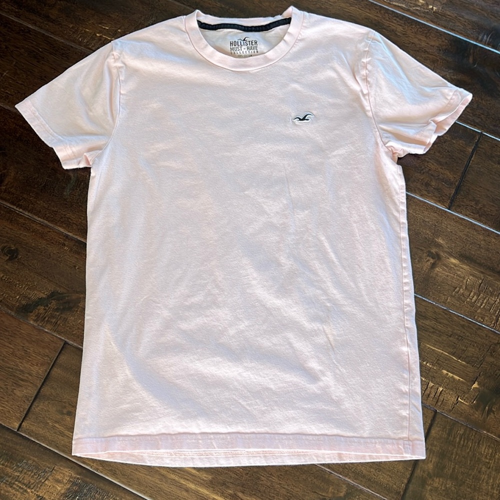 HOLLISTER T-Shirt.